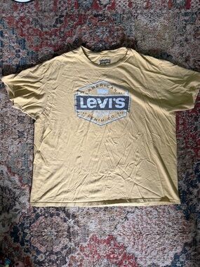Levi's Men's Pale Yellow Graphic Logo Short Sleeve Tee